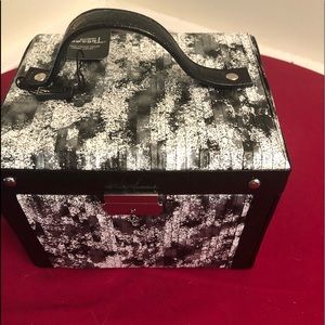 Black and White Women's Jewelry/Accessory Box